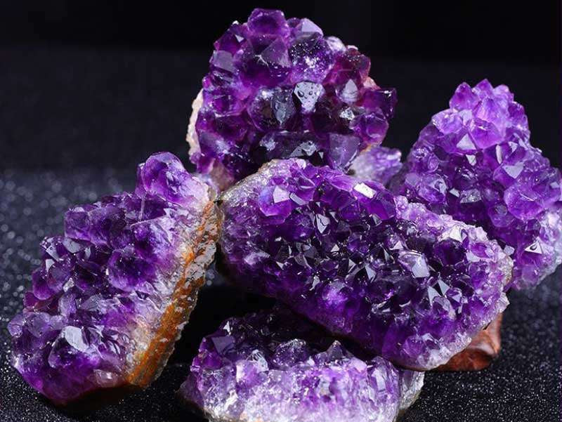 natural amethyst crystals